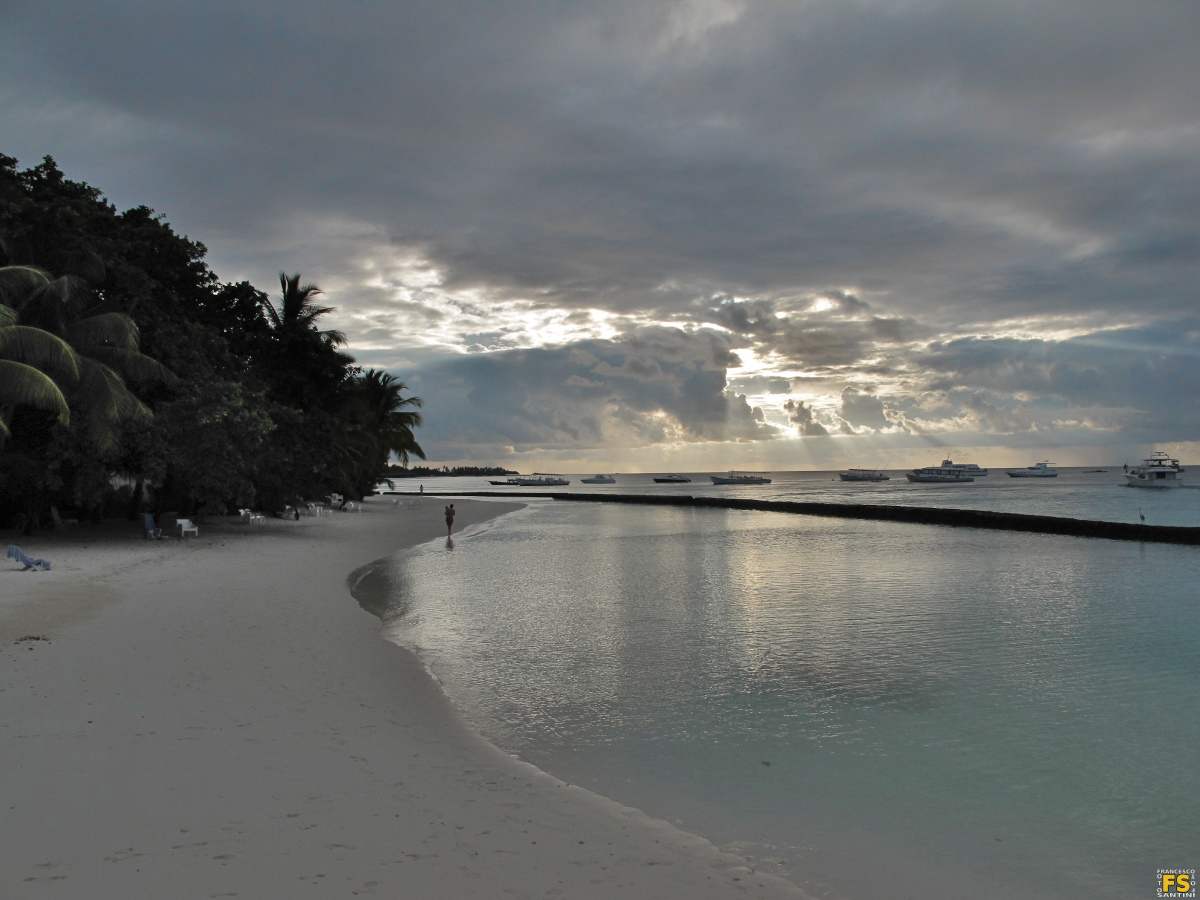 Maldive - Tramonto in spiaggia